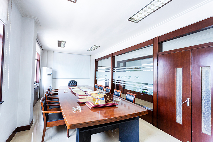 Tvornički ured